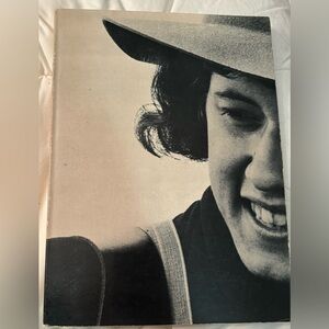 Arlo Guthrie Song Book 1969 of includes memoir,photos